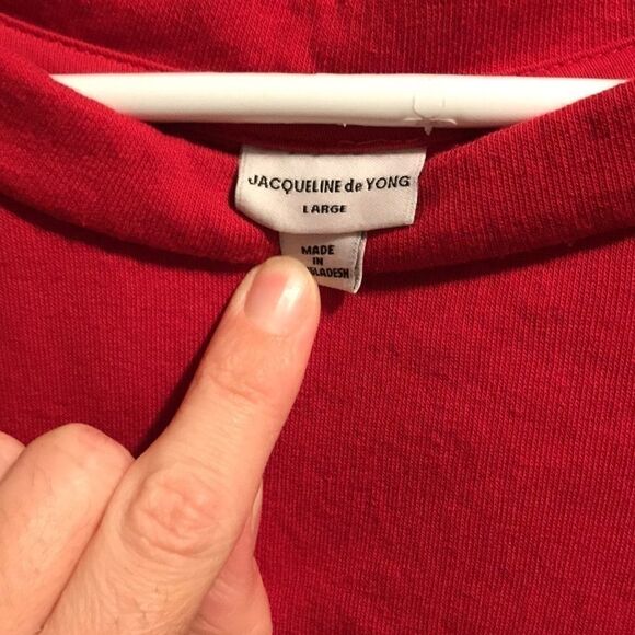 3/30$ « Girl power » red crewneck - Picture 2 of 3